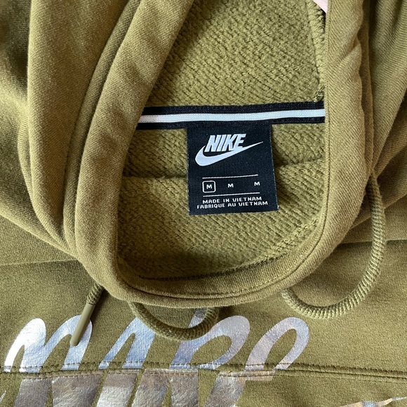 nike sweater - Picture 4 of 4
